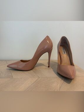 Steve Madden Patent Pointed-Toe Pumps in Blush 8M